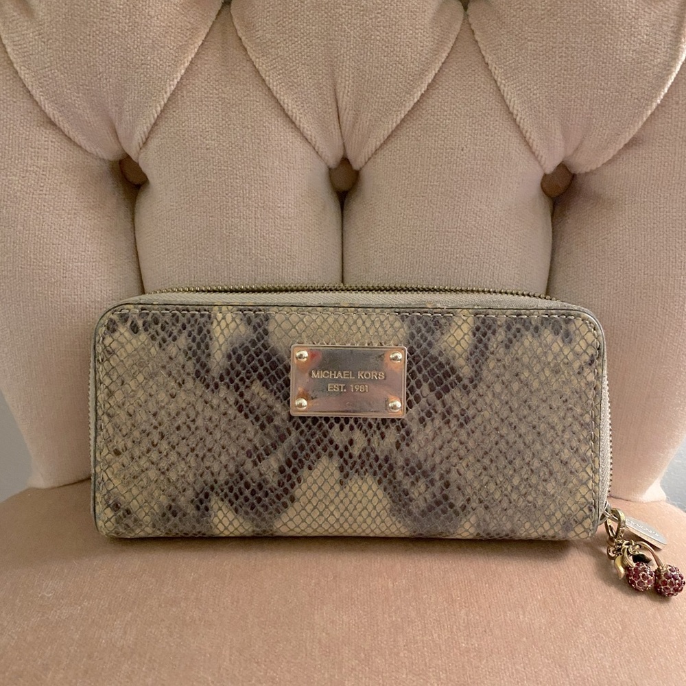 Michael Kors wallet in snakeskin